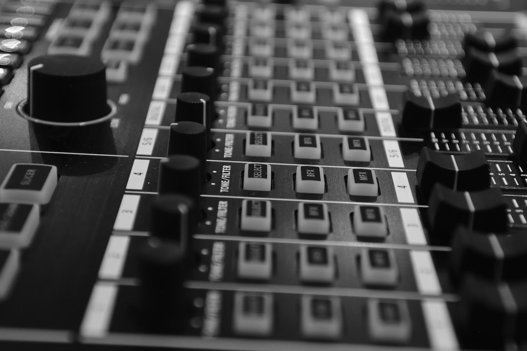 What is Synth Pop? Exploring the Origins and Characteristics of This